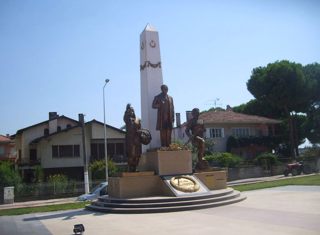 Germencik Atatürk Anıtı