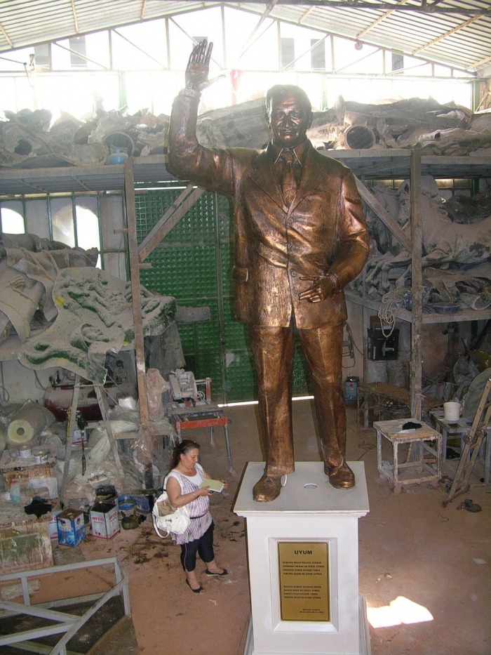 Bülent Ecevit Heykeli Kıbrıs